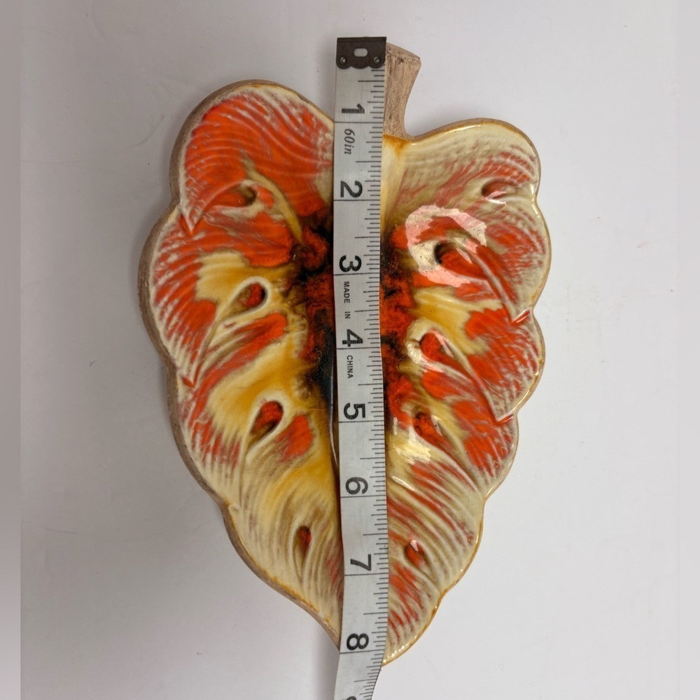 Vintage 1962 MCM Treasure Craft Leaf Shaped Ashtray in Orange, Yellow and Brown - Picture 8 of 10